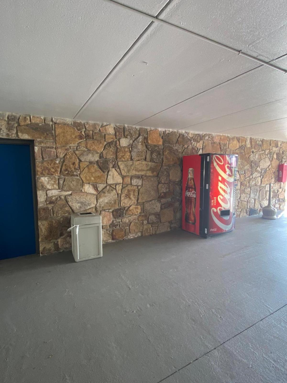 Motel 6 Manchester Tn Exterior photo